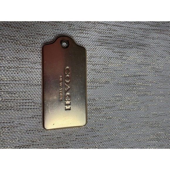 Coach metal keychain - Picture 2 of 5